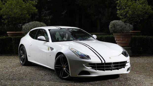 Ferrari divulga programa de personalização para a FF