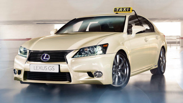 Lexus passa a oferecer GS 300h como táxi na Europa