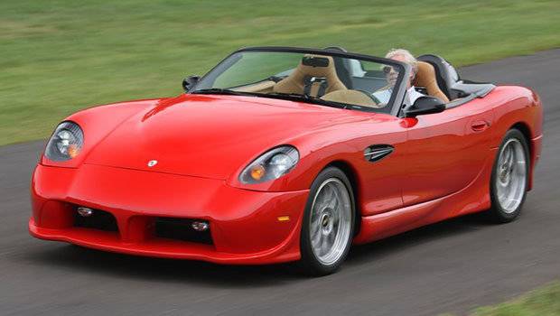 Panoz revela esportivo Esperante Spyder 2015