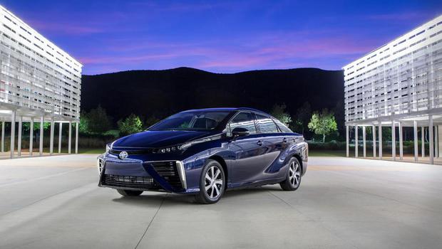 Toyota revela Mirai movido a hidrogênio