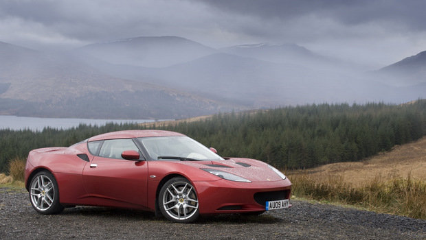 Lotus vai revelar facelift do Evora durante o Salão de Genebra