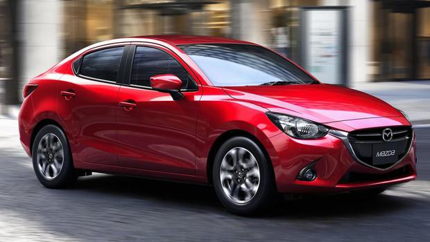 Mazda divulga versão sedã do Mazda2
