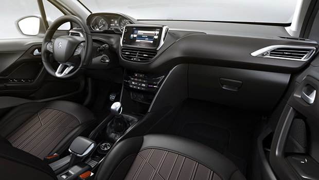 Peugeot mostra interior do 2008 brasileiro