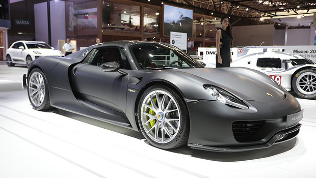 Porsche vende todas as unidades do 918 Spyder