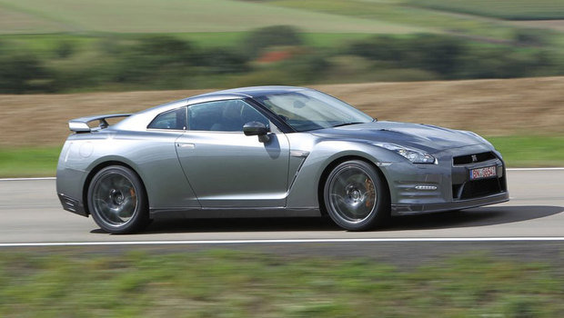 Nissan pode ter versão híbrida do GT-R em 2018