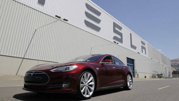Tesla espera entregar 70% mais veículos em 2015