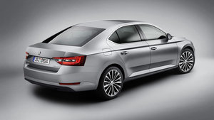 skoda-superb-2015-2.jpeg