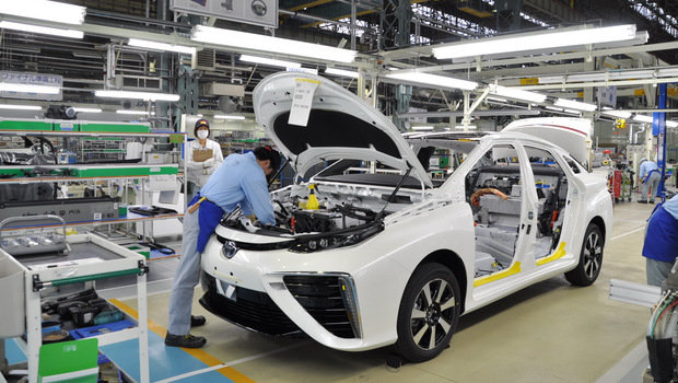 Toyota inicia produção do Mirai no  Japão