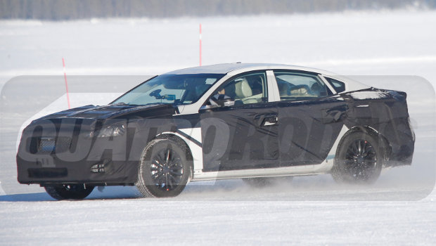 Flagra: Novo Kia Cadenza é visto na Suécia