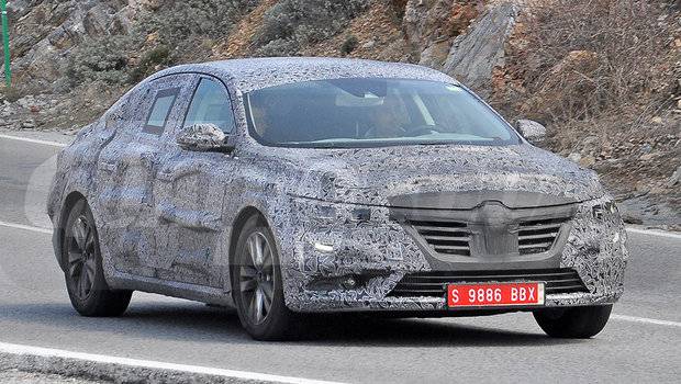 Flagra: Renault testa sucessor do Laguna