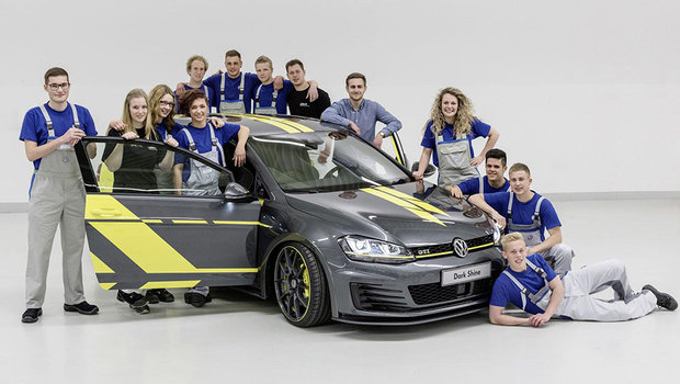 VW dá mais detalhes sobre Golf GTI Dark Shine