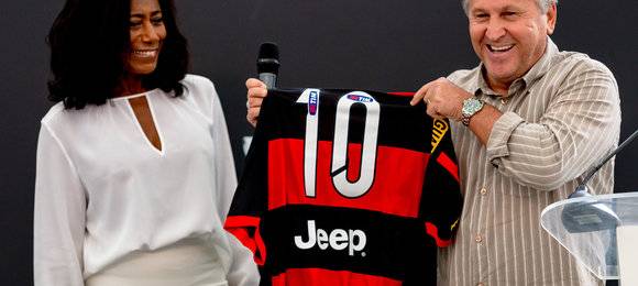 Jeep é a nova patrocinadora do Flamengo