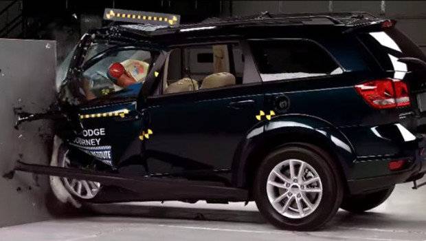 Dodge Journey vai mal em teste de segurança