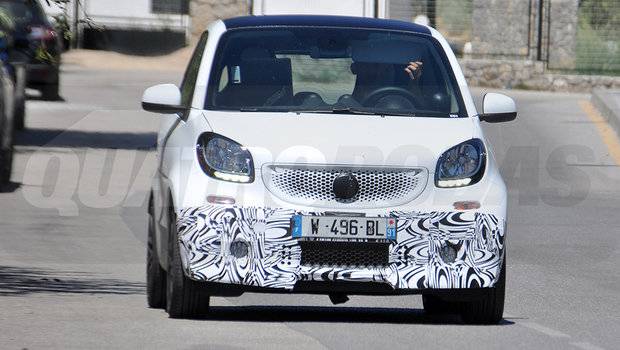 Versão Brabus do Smart ForTwo é flagrada