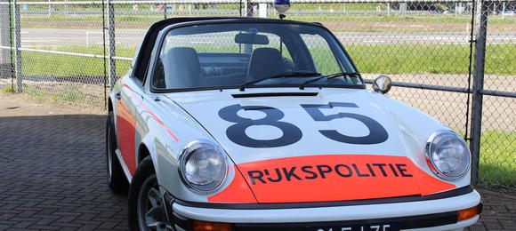 Leve um Porsche 911 da polícia holandesa para casa