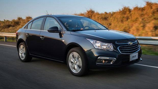 Sem mudar de geração, linha 2016 do Chevrolet Cruze ganha sistema OnStar