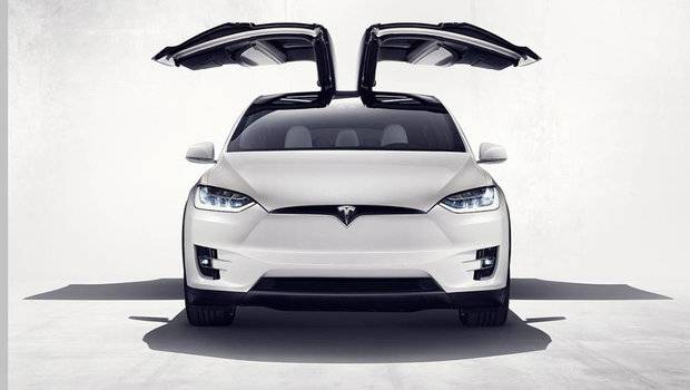 Tesla oficializa Model X, seu primeiro SUV elétrico
