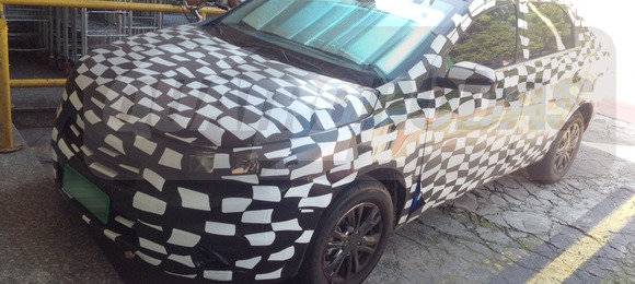Flagramos o novo Chevrolet Cobalt com poucos disfarces