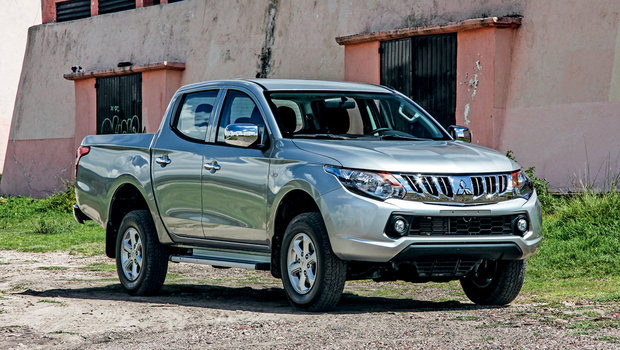 qr-676-hilux-09-tif.jpeg?1449259121