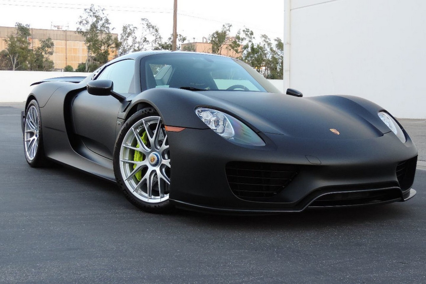 566acb7582bee174ca027f39porsche-918-spyder-weissach.jpeg