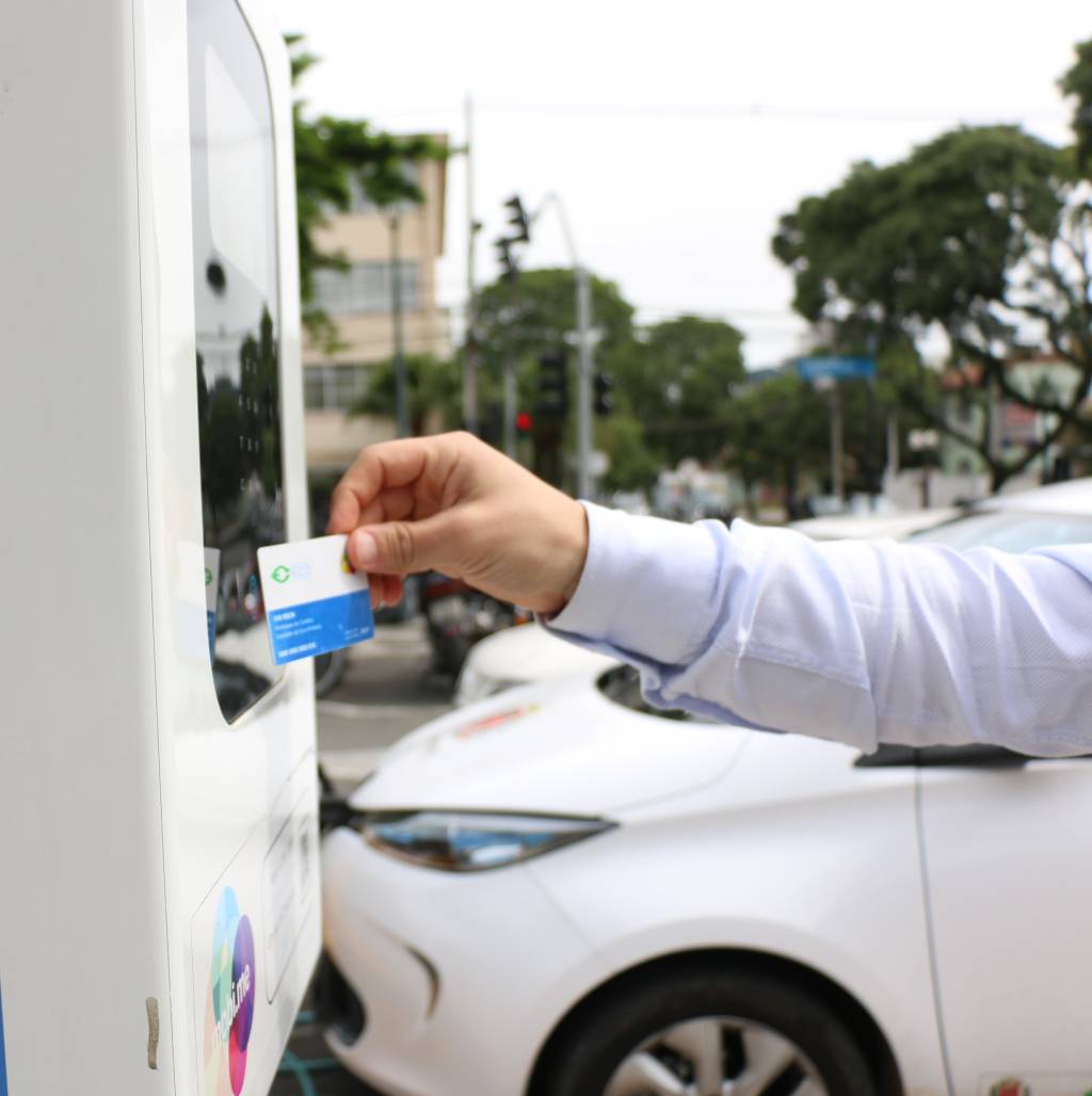Curitiba terá compartilhamento de carros elétricos em 2016