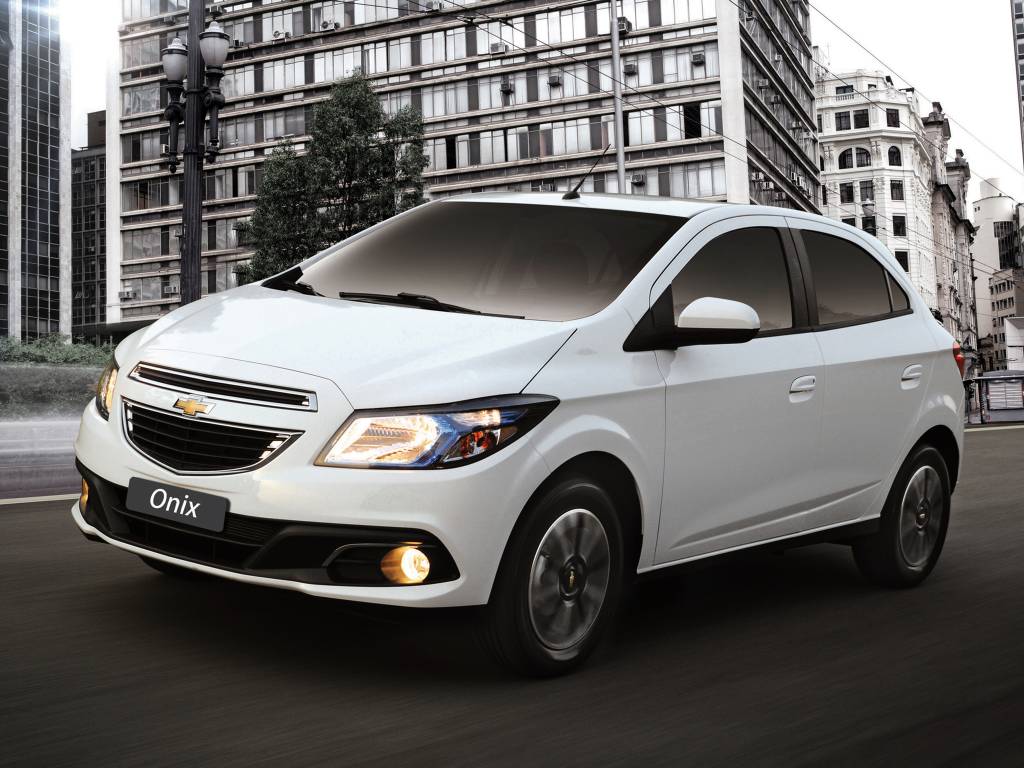 Chevrolet Onix fecha 2015 como o carro mais vendido do Brasil