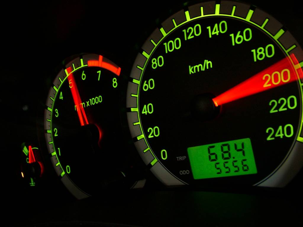 Estados Unidos querem adotar tecnologia que evita excesso de velocidade