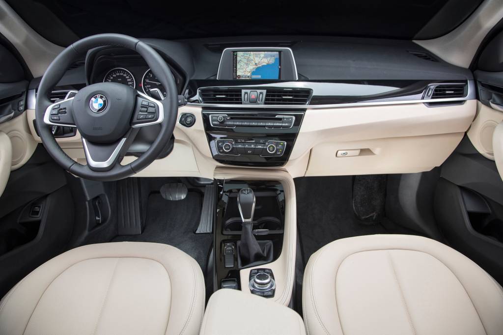BMW X1 (interior) BMW X1 (interior)
