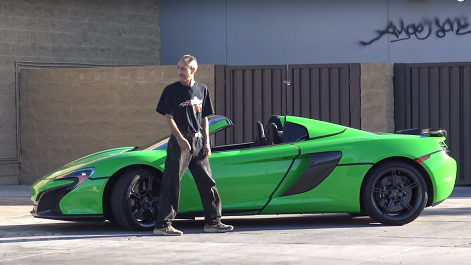 Pegadinha dá choque em pessoas que tentam roubar McLaren