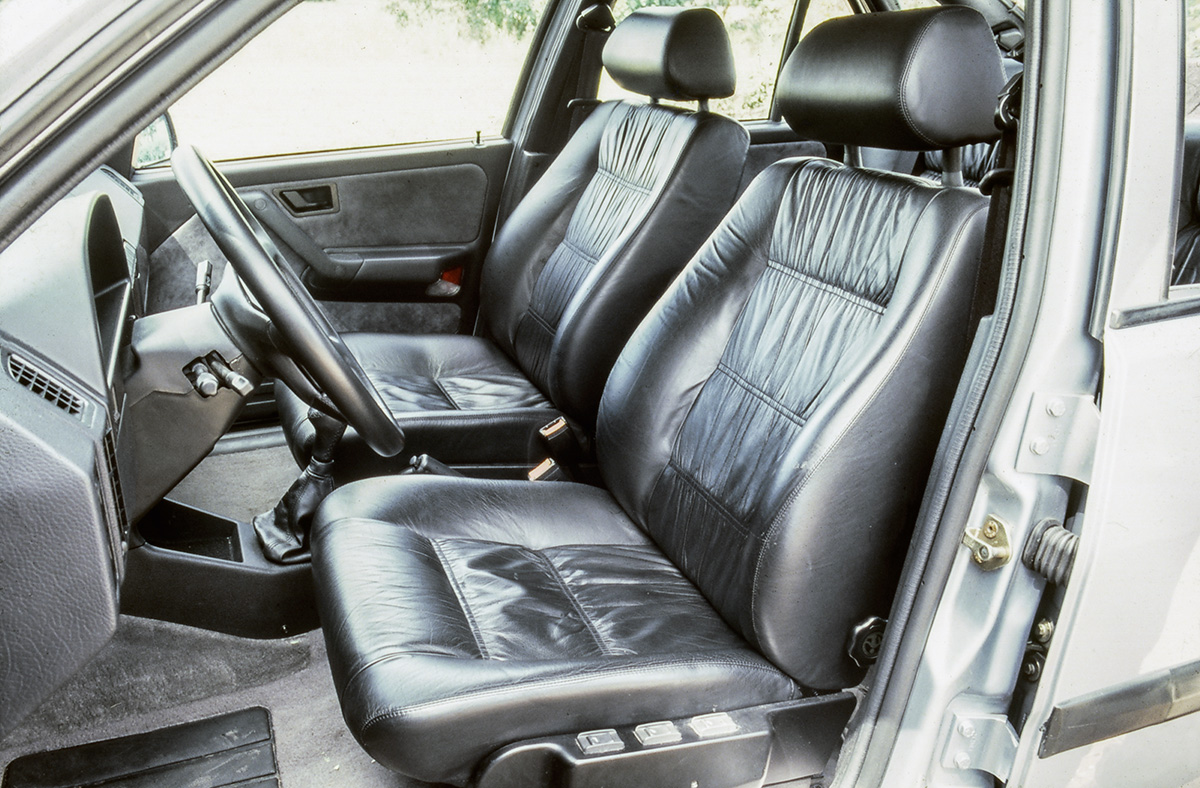 Chevrolet Omega 3.0i CD x Fiat Tempra Ouro 2.0 16V