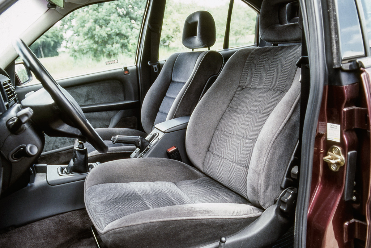 Chevrolet Omega 3.0i CD x Fiat Tempra Ouro 2.0 16V