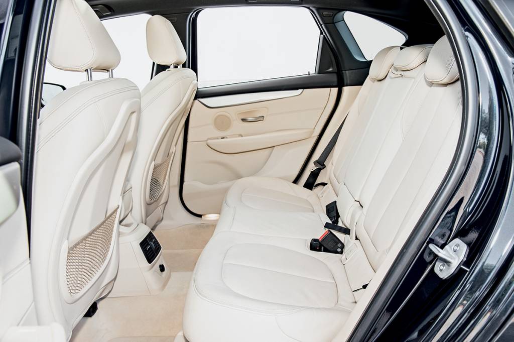 BMW 225i Active Tourer BMW 225i Active Tourer