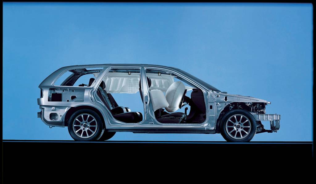Perua da Volvo com cortina de airbags para proteção Perua da Volvo com cortina de airbags para proteção