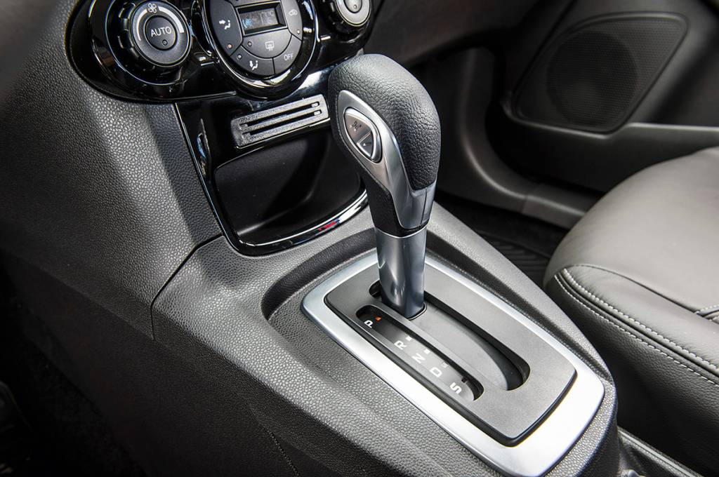 56e1a7ad0e21630a3e16b396cambio-do-new-fiesta-titanium-modelo-2013-da-ford-durante-teste-comparativo-da.jpeg powershift