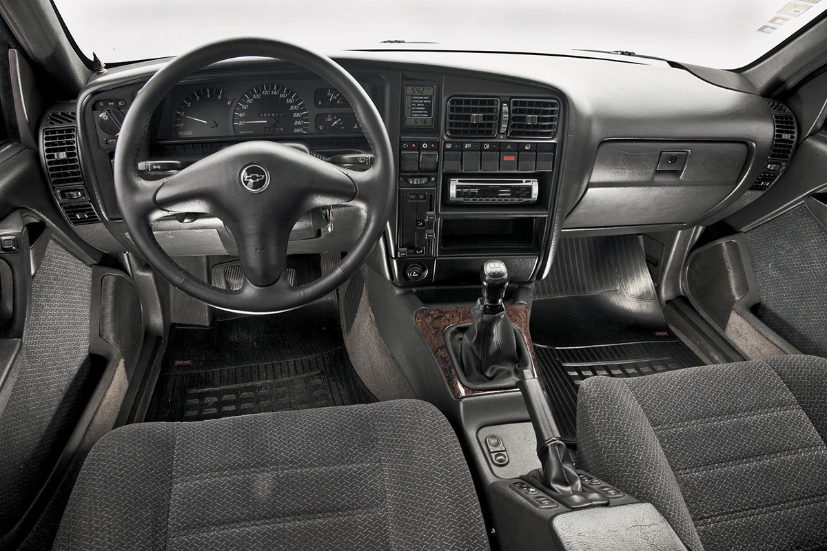 Interior do Omega CD 4