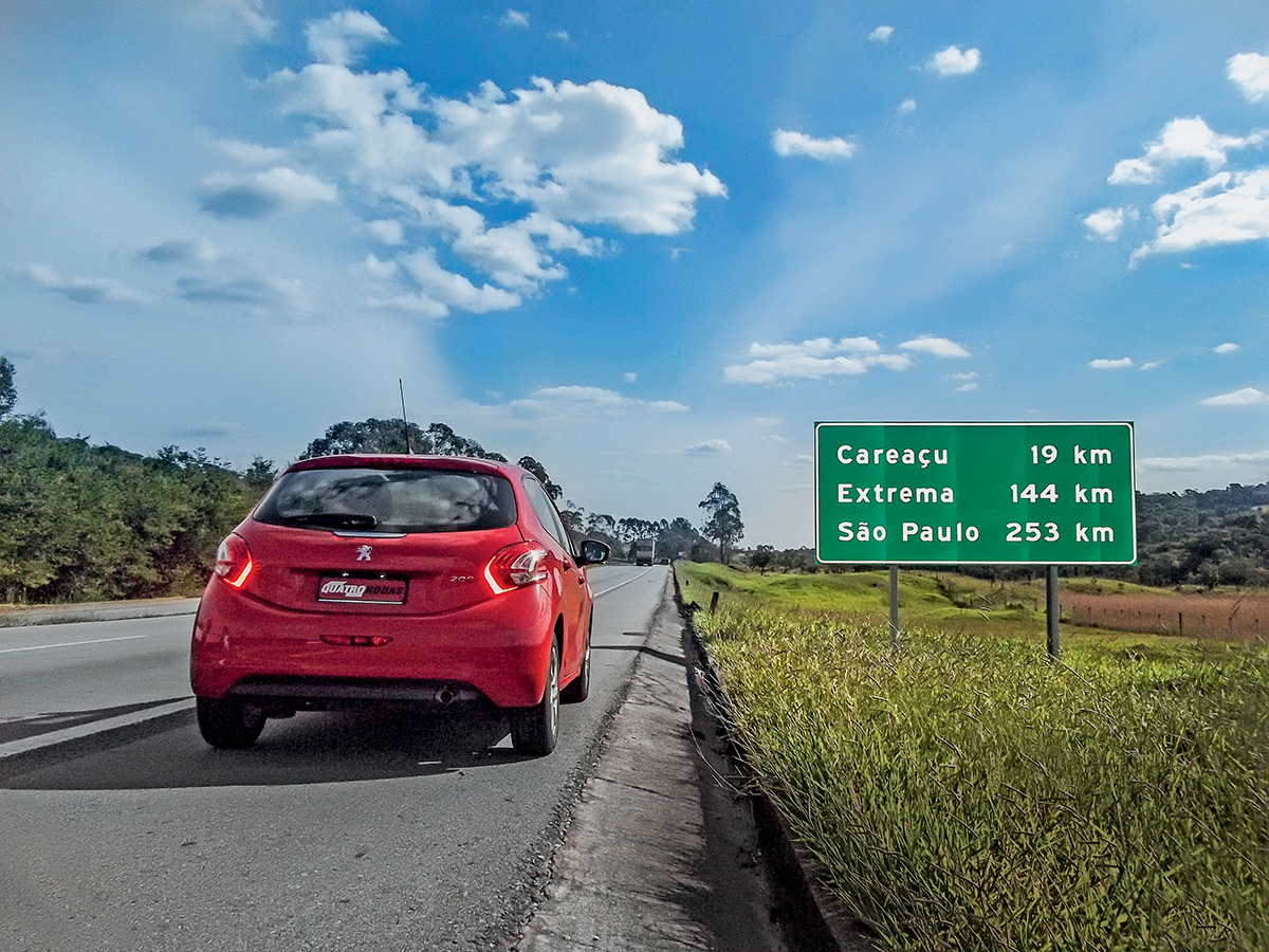 Peugeot 208 - desmonte
