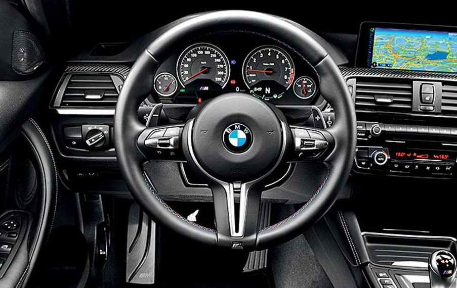 Volante do BMW &eacute; um pouco desalinhado em rela&ccedil;&atilde;o aos pedais