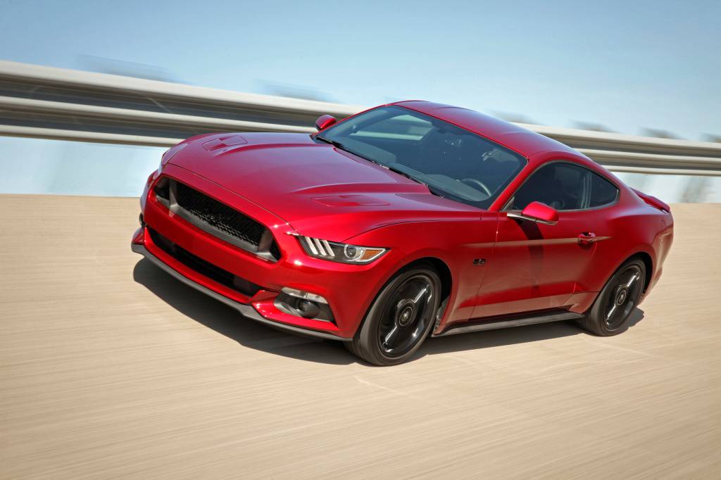 Ford Mustang GT: o puro-sangue que ainda sonhamos em ver no Brasil