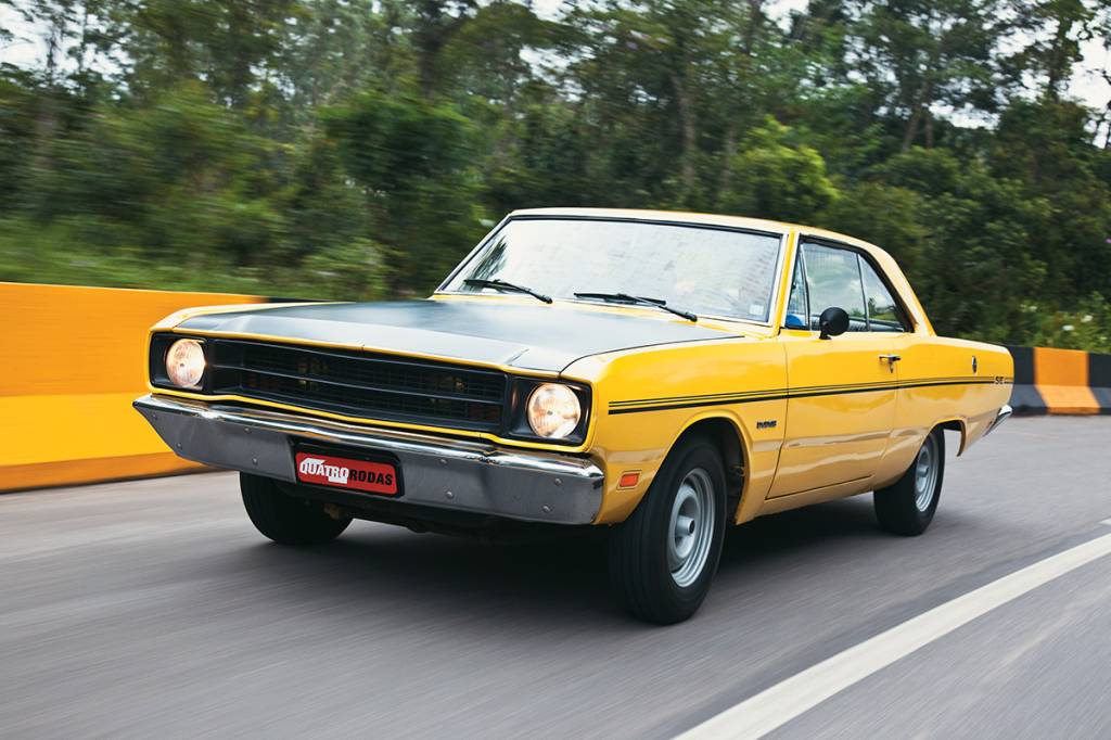 Dodge Dart SE era V8 esportivo no visual e simplório como carro popular