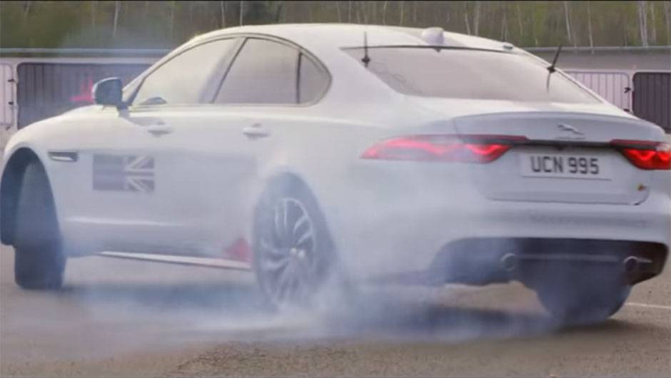 Vídeo: Romain Grosjean testa reflexos com Jaguar XF