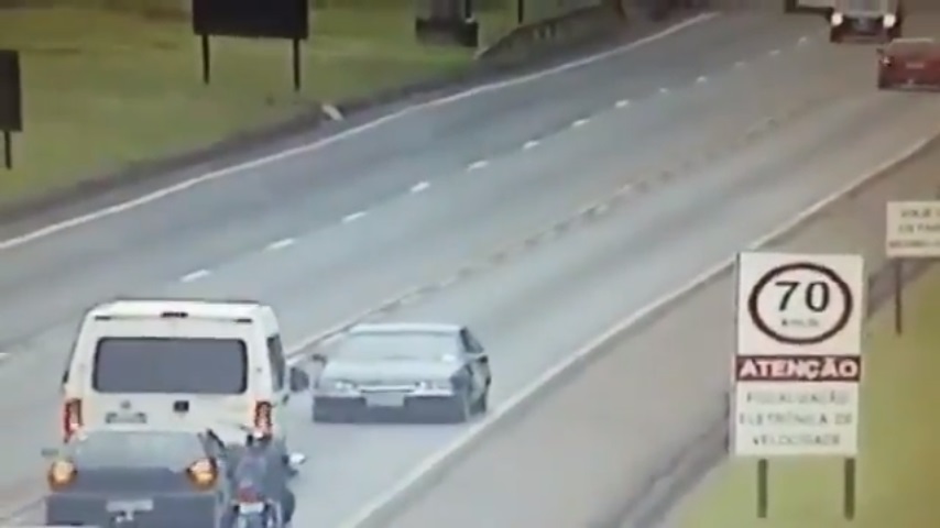 Vídeo: motorista é flagrado dirigindo em marcha à ré na rodovia BR-277