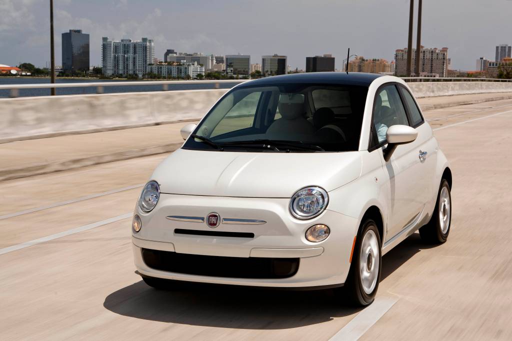 Fiat 500 tem recall por curso excessivo da embreagem