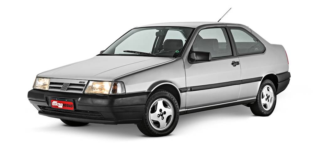 Este Fiat Tempra é de quando sedã médio podia ter 2 portas