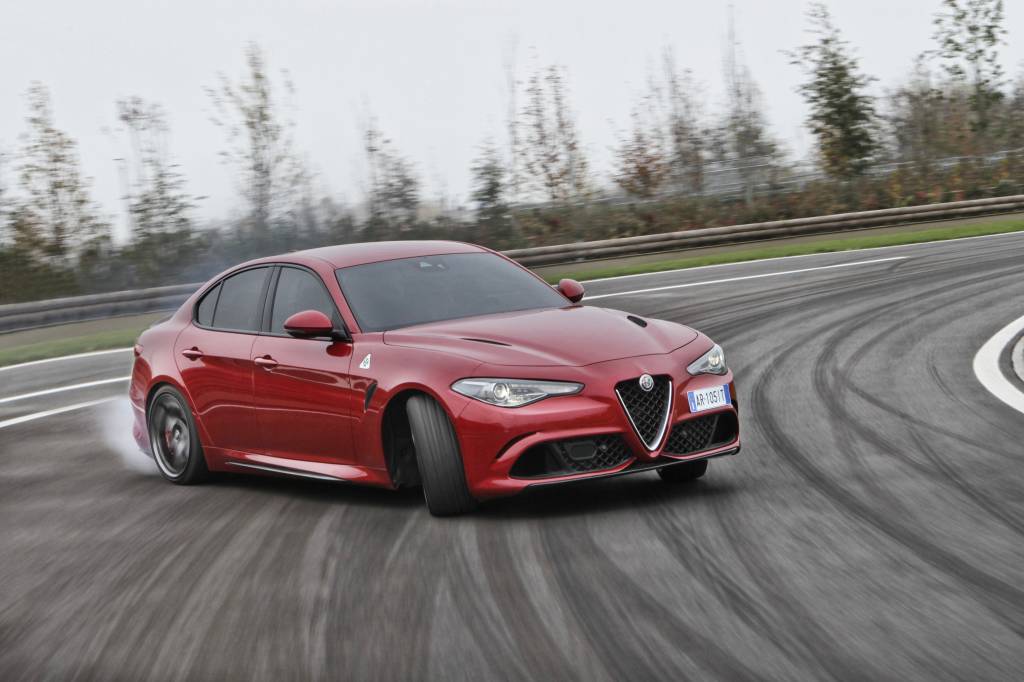 Vídeo: Alfa Romeo Giulia Quadrifoglio bate recorde em Nürburgring