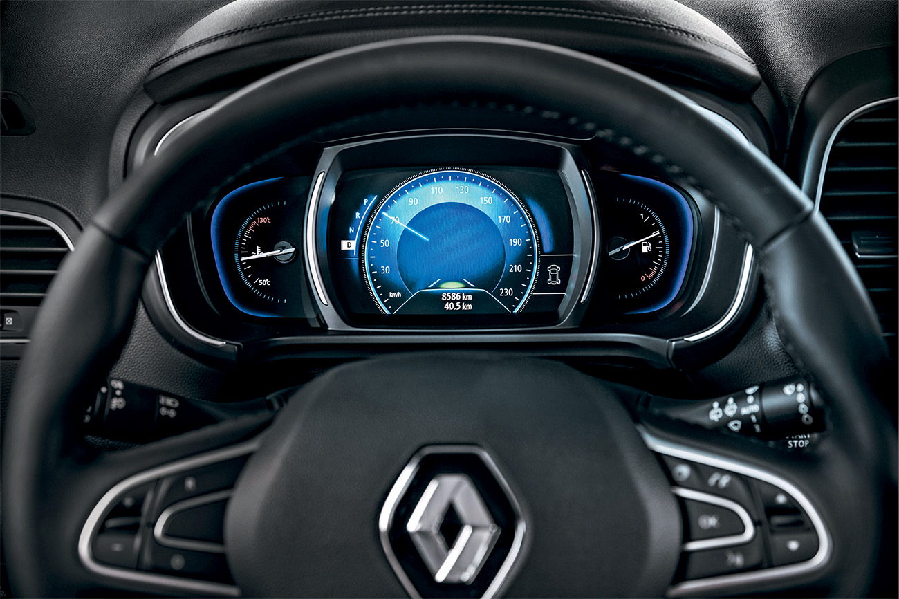 Parte central do painel &eacute; digital e configur&aacute;vel