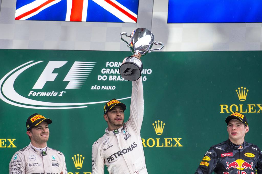GP Brasil de F-1: Hamilton vence e adia decisão do título para Abu Dhabi