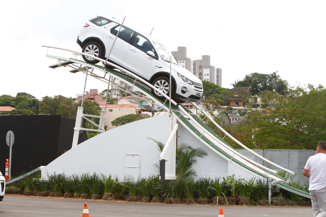 Test drive Land Rover