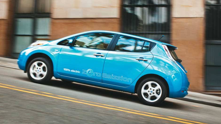 Apesar do peso elevado, o elétrico não se intimidou diante de ladeiras | <a href="https://beta-develop.quatrorodas.abril.com.br/salao-do-automovel/2012/carros/leaf-703954.shtml" rel="migration">Leia mais</a> Apesar do peso elevado, o elétrico não se intimidou diante de ladeiras | <a href="https://beta-develop.quatrorodas.abril.com.br/salao-do-automovel/2012/carros/leaf-703954.shtml" rel="migration">Leia mais</a>