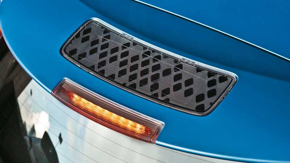 Na traseira, antena aerodinâmica para reduzir o arrasto e... | <a href="https://beta-develop.quatrorodas.abril.com.br/salao-do-automovel/2012/carros/leaf-703954.shtml" rel="migration">Leia mais</a> Na traseira, antena aerodinâmica para reduzir o arrasto e... | <a href="https://beta-develop.quatrorodas.abril.com.br/salao-do-automovel/2012/carros/leaf-703954.shtml" rel="migration">Leia mais</a>