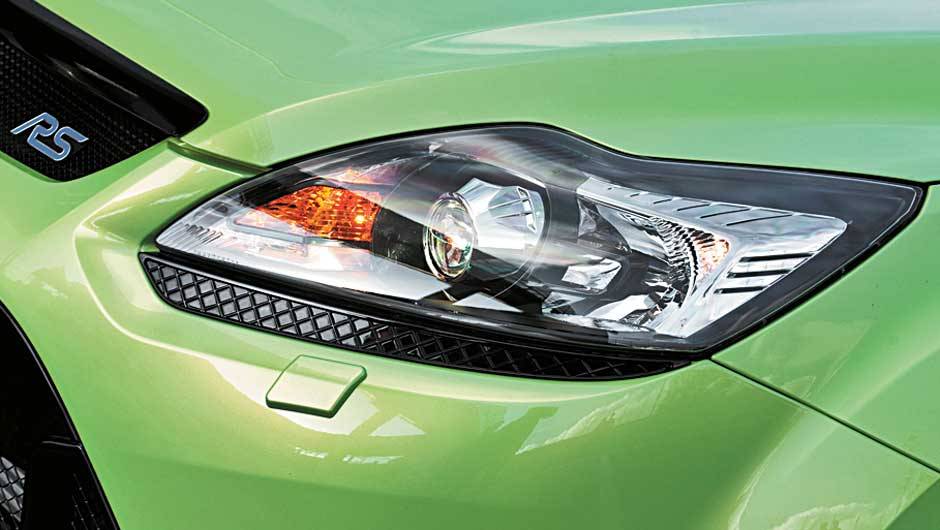 A área dos faróis foi ampliada pór uma moldura na base. <a href="https://beta-develop.quatrorodas.abril.com.br/carros/impressoes/ford-focus-rs-636939.shtml" rel="migration">Leia mais</a> A área dos faróis foi ampliada pór uma moldura na base. <a href="https://beta-develop.quatrorodas.abril.com.br/carros/impressoes/ford-focus-rs-636939.shtml" rel="migration">Leia mais</a>